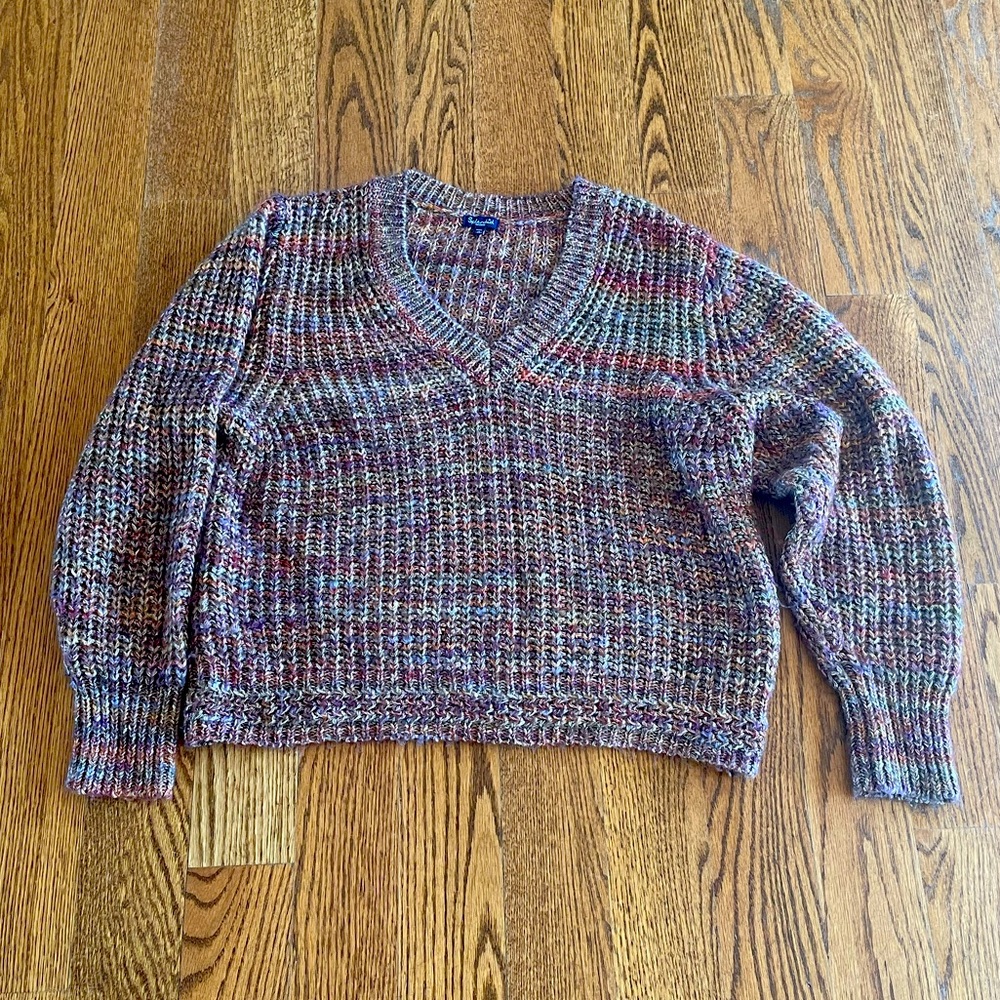 Splendid V neck sweater size M